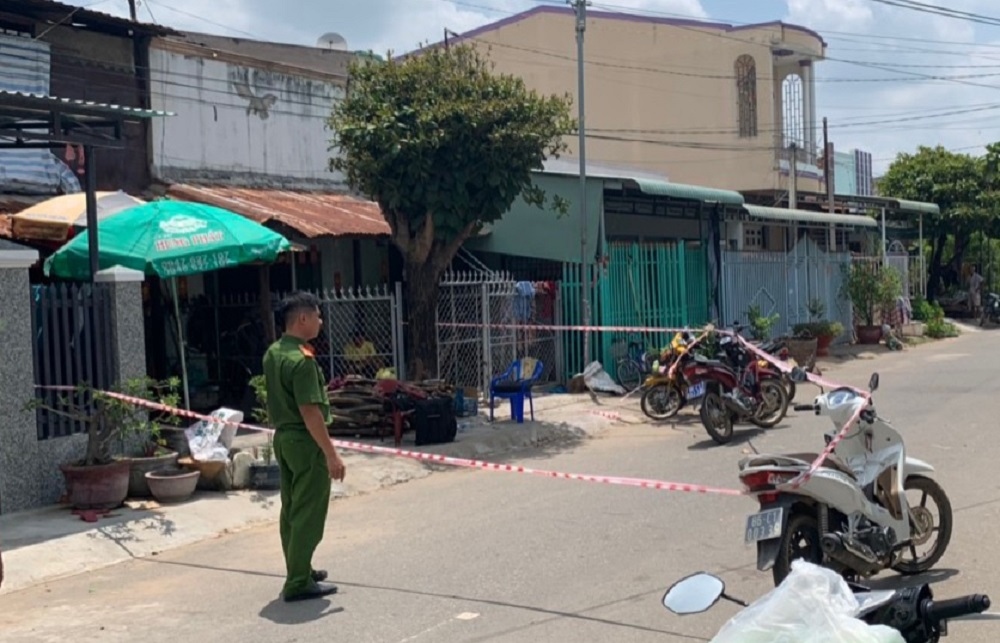 Bắt tạm giam nghi can giết cha ruột ở Bình Thuận